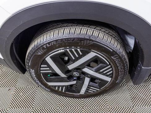 Used 2025 Nissan Kicks SV image 42