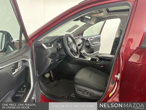 Used 2021 Toyota RAV4 XLE image 11