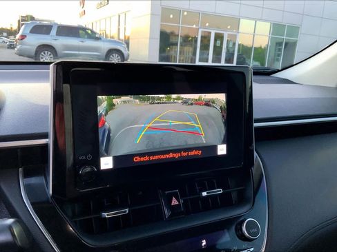 Used 2023 Toyota Corolla Cross XLE FWD image 28