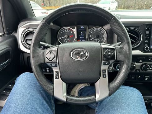 Certified 2022 Toyota Tacoma Limited AWD/4WD image 41