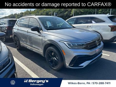 Used 2024 Volkswagen Tiguan SE R-Line AWD/4WD image 2