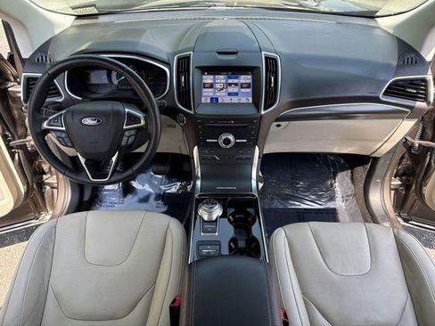 Used 2019 Ford Edge Titanium w/ Equipment Group 301A image 9