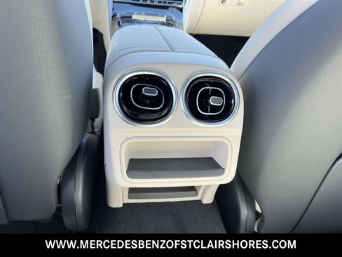 Used 2025 Mercedes-Benz C 300 4MATIC Sedan image 18