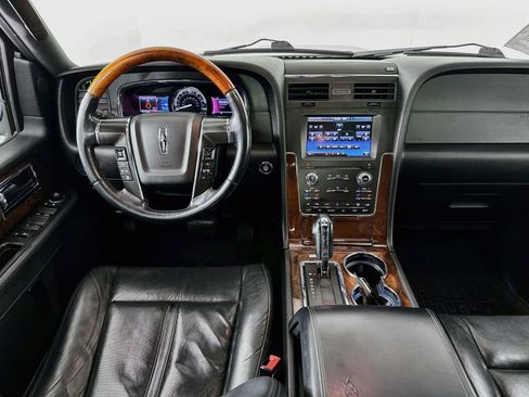 Used 2015 Lincoln Navigator 4WD image 24