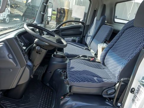 New 2025 Chevrolet Low Cab Forward image 9