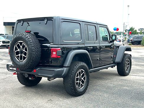 Used 2025 Jeep Wrangler Unlimited Rubicon w/ Convenience Group AWD/4WD image 8