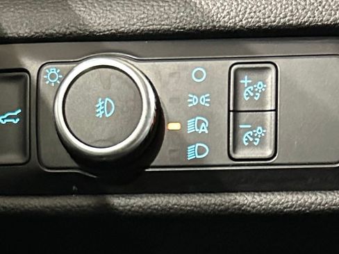 Used 2023 Ford Explorer XLT w/ Equipment Group 202A AWD/4WD image 70