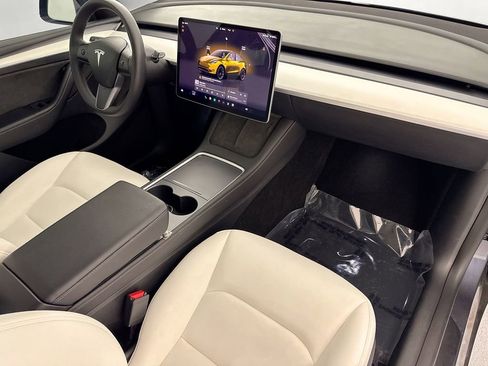 Used 2023 Tesla Model Y Long Range AWD/4WD image 26