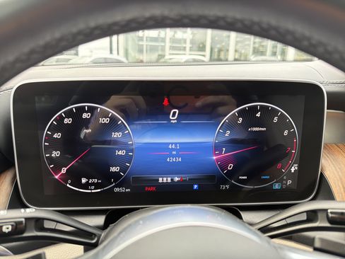 Used 2024 Mercedes-Benz GLC 300 4MATIC image 18
