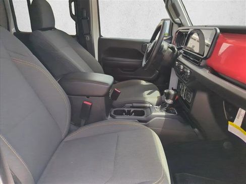 Used 2025 Jeep Gladiator Sport AWD/4WD image 26
