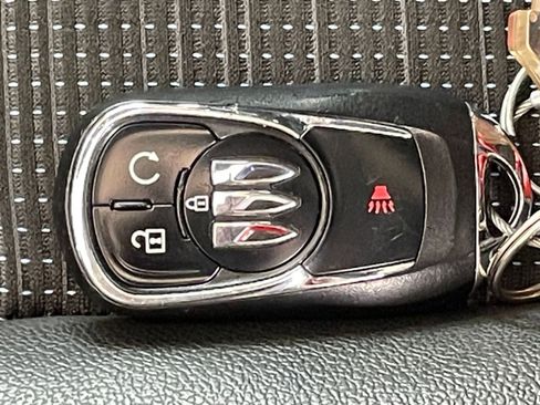 Used 2025 Buick Envista Preferred image 22