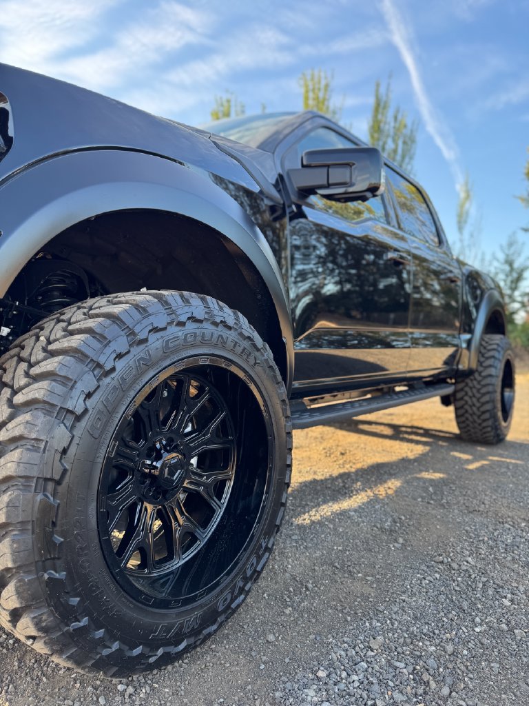 Used 2025 Ford F150 Raptor w/ Equipment Group 803A Raptor R AWD/4WD image 57