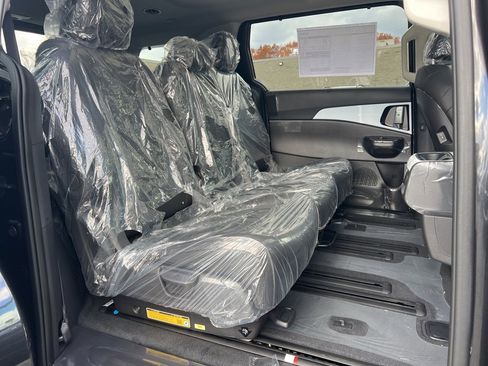 New 2026 Kia Carnival SX image 14