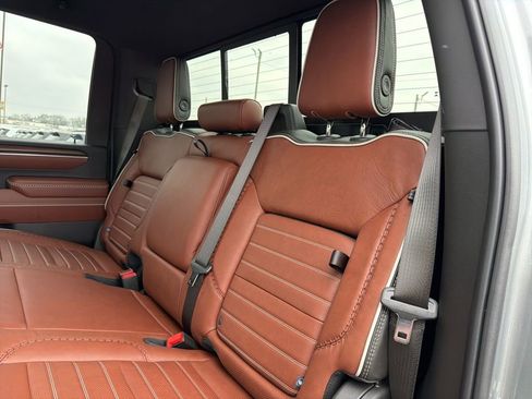 New 2025 GMC Sierra 2500 Denali Ultimate image 15