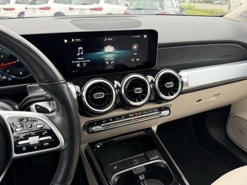 Used 2020 Mercedes-Benz GLB 250 image 21