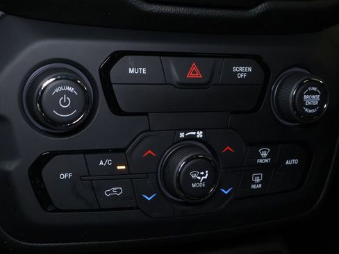 Used 2020 Jeep Renegade Trailhawk w/ Premium Leather Group image 32