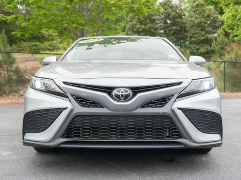 Used 2024 Toyota Camry SE w/ Cold Weather Package FWD image 5