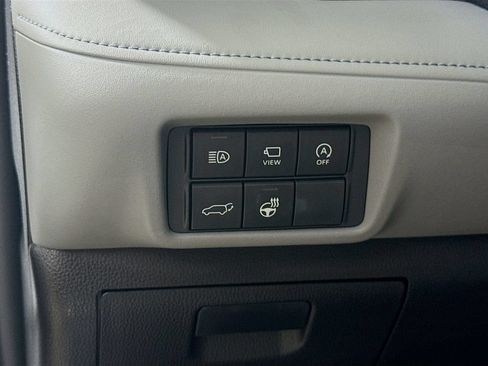 Certified 2025 Toyota Highlander Platinum AWD/4WD image 10