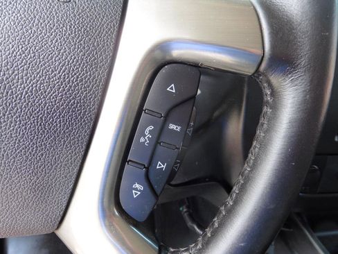 Used 2019 Chevrolet Express 2500 w/ Driver Convenience Package RWD image 9