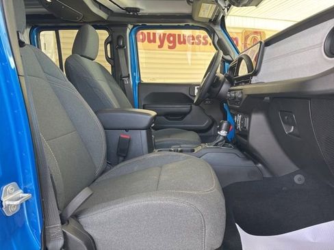 Used 2024 Jeep Wrangler Sport S image 27