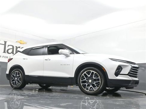 Certified 2023 Chevrolet Blazer Premier w/ Driver Confidence II Package image 2