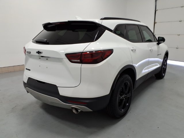 Used 2023 Chevrolet Blazer LT w/ Convenience Package FWD image 3