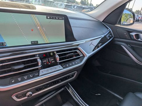 Used 2021 BMW X7 xDrive40i w/ Parking Assistance Package AWD/4WD image 18
