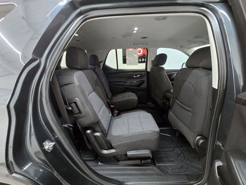 Used 2021 Chevrolet Traverse LT FWD image 17