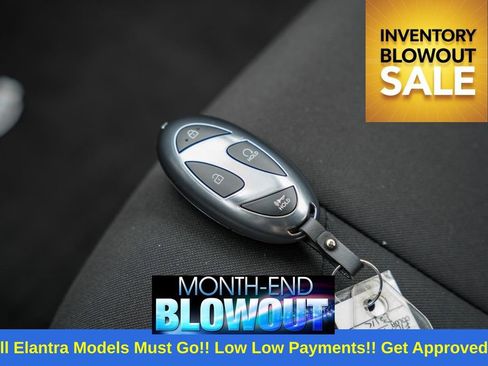 New 2025 Hyundai Elantra SEL image 43