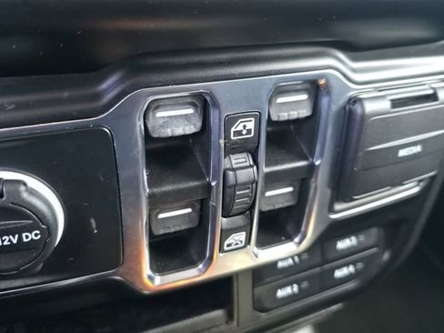 Used 2022 Jeep Wrangler Unlimited Sport image 18