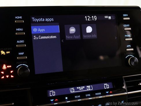 Used 2022 Toyota Sienna XLE FWD image 19