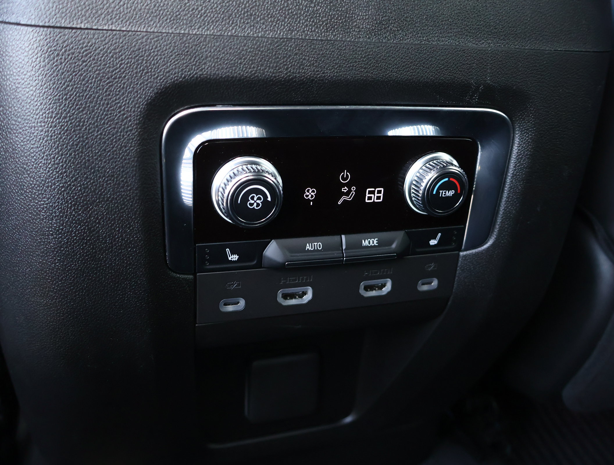Used 2023 GMC Yukon Denali Ultimate AWD/4WD image 29