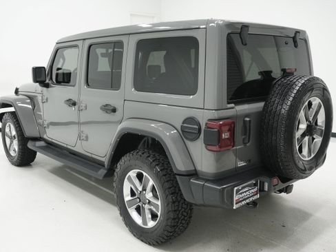 Used 2021 Jeep Wrangler Unlimited Sahara AWD/4WD image 6