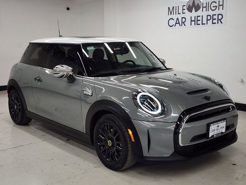 Used 2022 MINI Cooper SE image 3