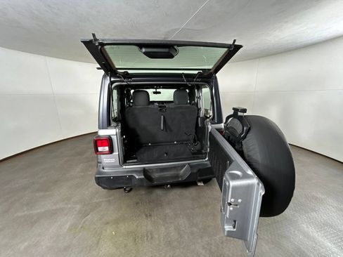 Used 2019 Jeep Wrangler Sport AWD/4WD image 34