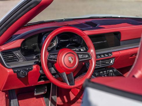 Used 2024 Porsche 911 Carrera image 36