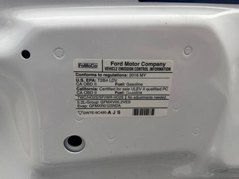 Used 2016 Ford Mustang Shelby GT350 w/ Track Package image 32