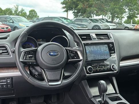 Used 2018 Subaru Outback 3.6R Limited AWD/4WD image 13
