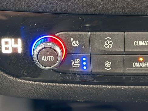 Used 2024 Buick Enclave Premium image 24