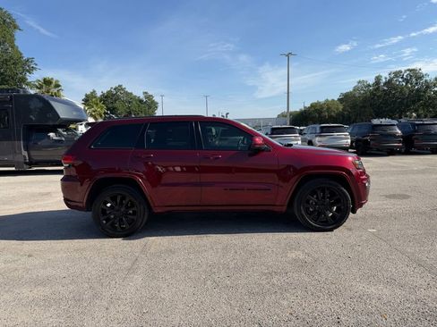 Used 2022 Jeep Grand Cherokee Laredo X RWD image 7