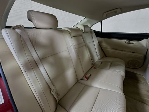 Used 2015 Lexus ES 350 w/ Luxury Package FWD image 26