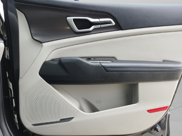Certified 2023 Kia Sportage EX FWD image 32
