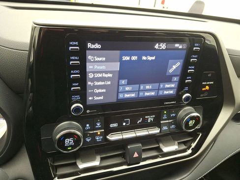 Certified 2022 Toyota Highlander L image 14