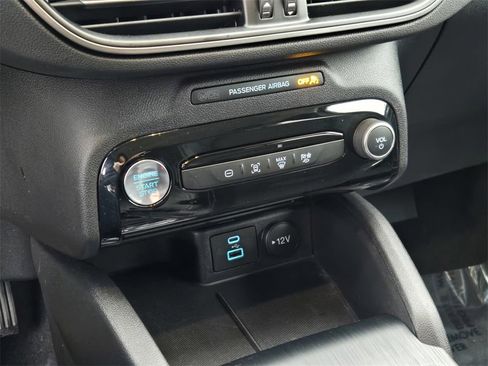 Used 2023 Ford Escape SE w/ Class II Trailer Tow Package image 12