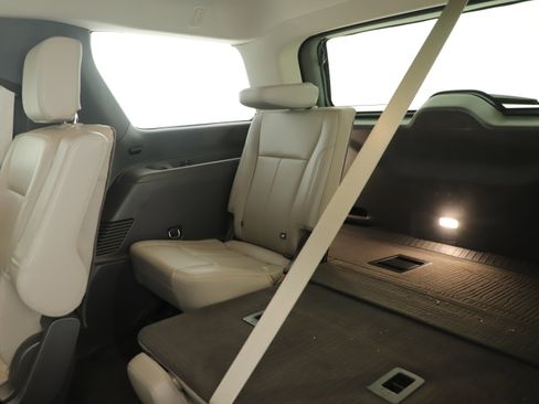 Used 2021 Ford Expedition XLT RWD image 19