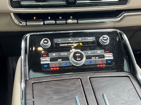 Used 2022 Lincoln Navigator L Reserve image 23