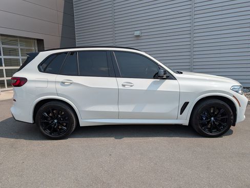 Used 2020 BMW X5 M50i w/ Executive Package AWD/4WD image 4