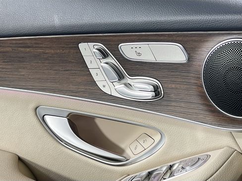 Used 2022 Mercedes-Benz GLC 300 4MATIC image 19