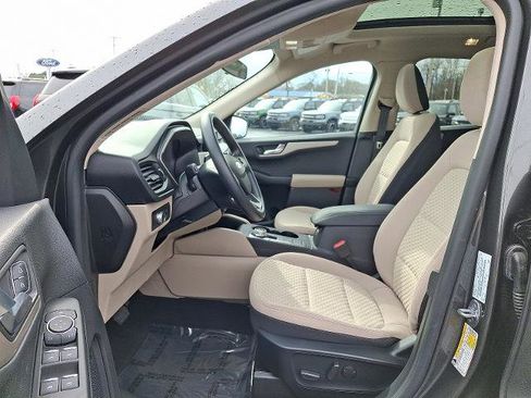 Certified 2020 Ford Escape SE image 13