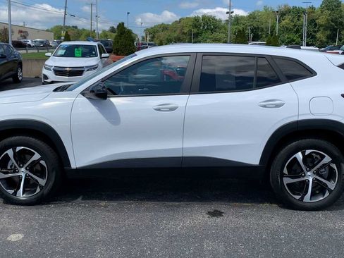 Certified 2024 Chevrolet Trax RS FWD image 5